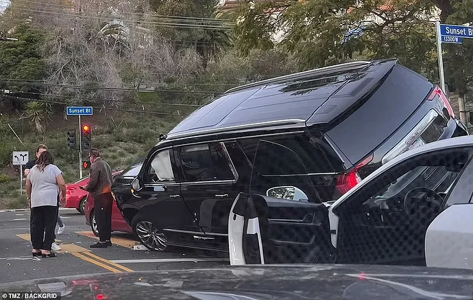 Arnoldschwarzeneggeraccident1.jpg