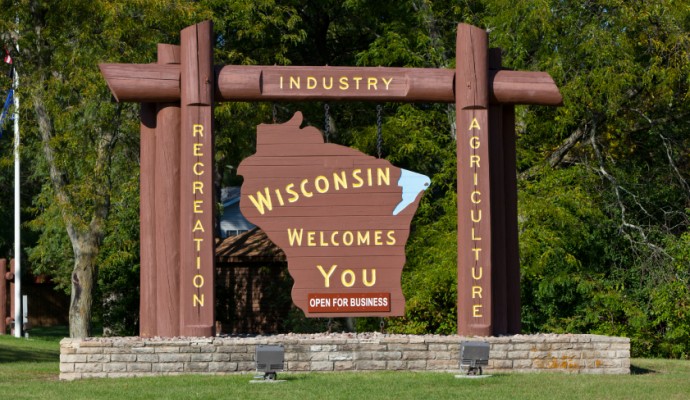 Wisconsin_welcome_sign.jpg